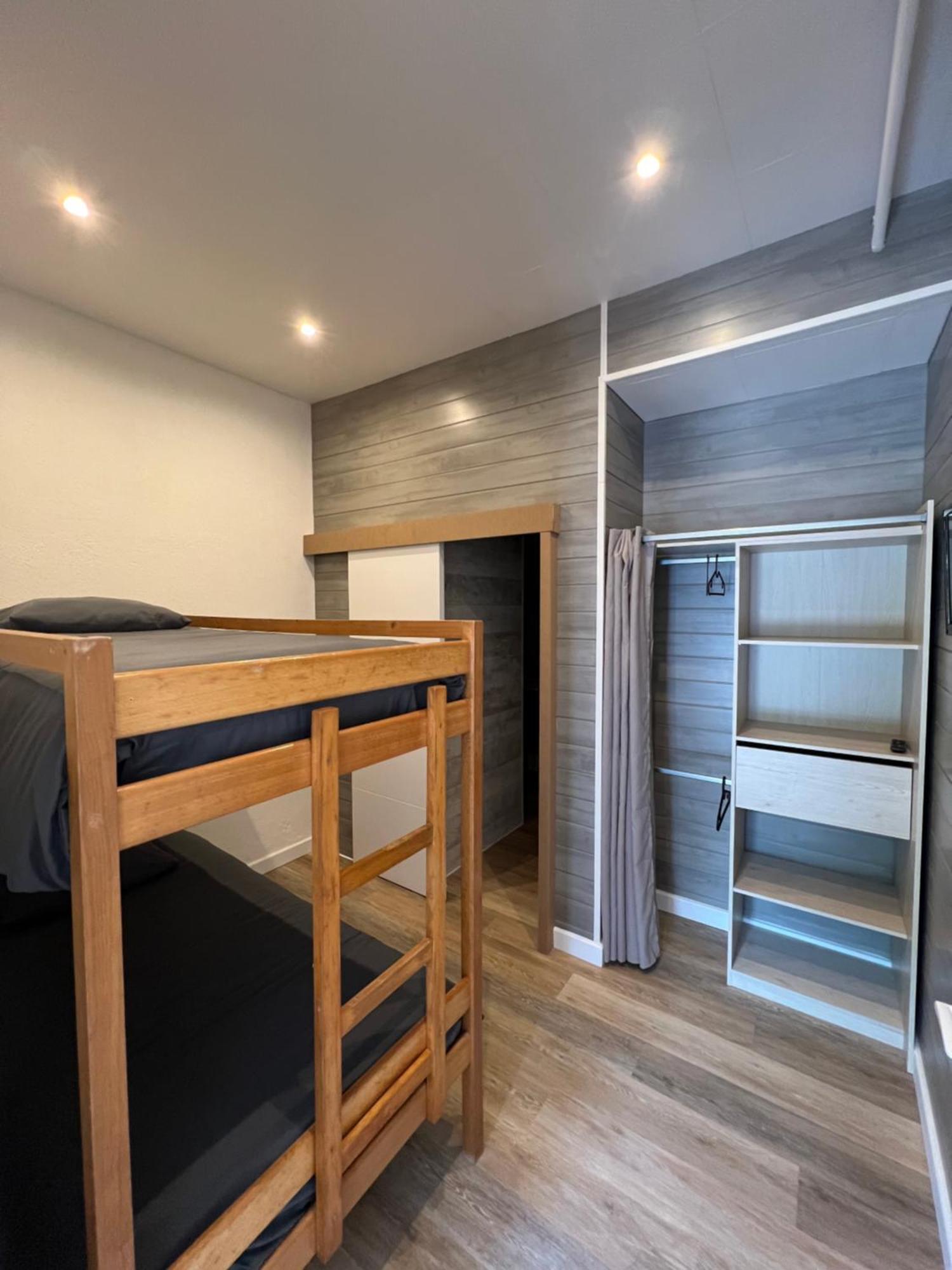Complexe Les 4 Saisons Hotell Oust Exteriör bild