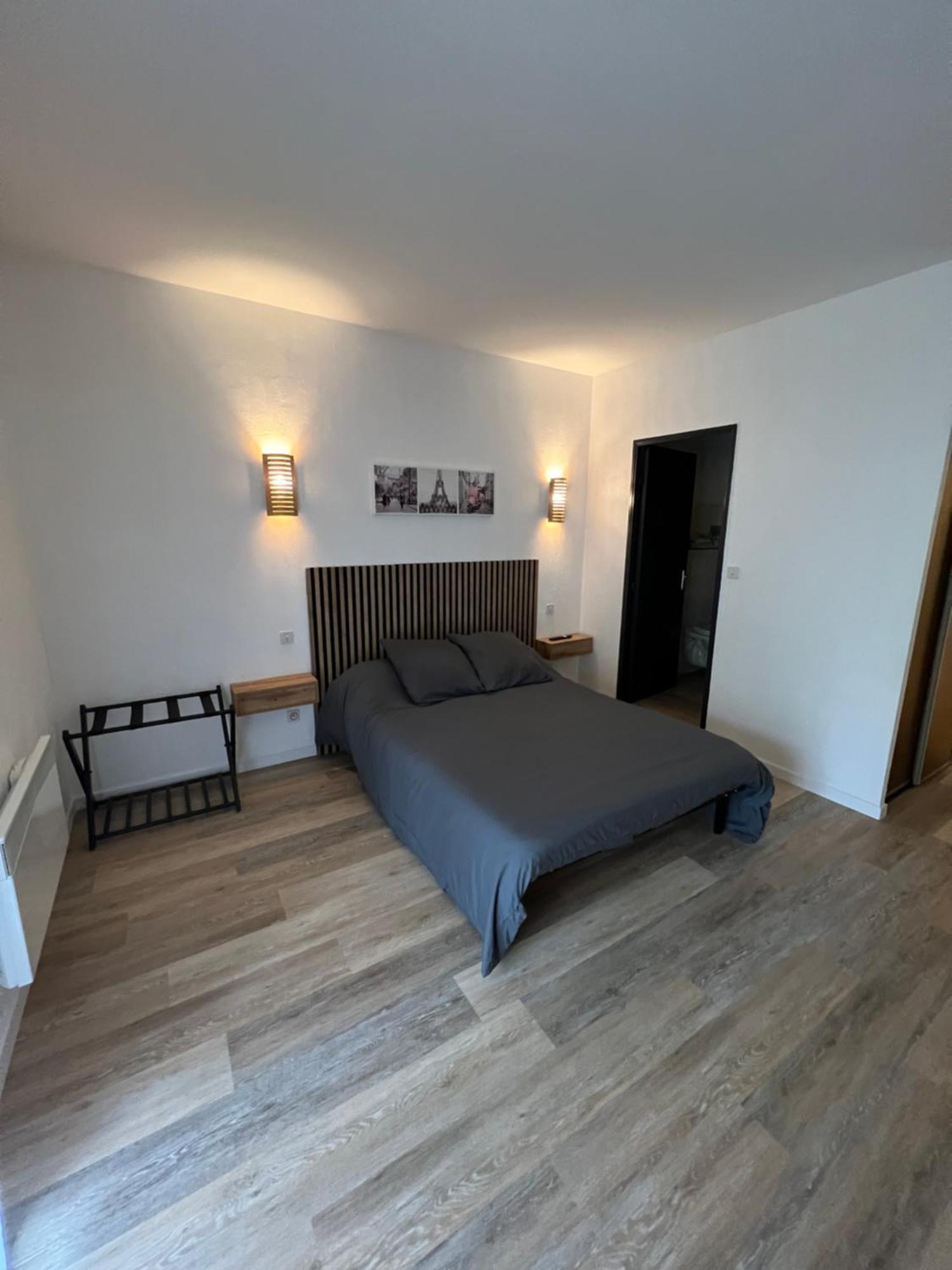 Complexe Les 4 Saisons Hotell Oust Exteriör bild