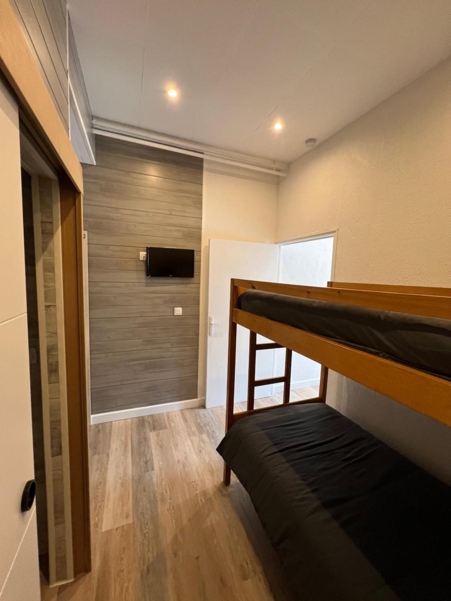 Complexe Les 4 Saisons Hotell Oust Exteriör bild