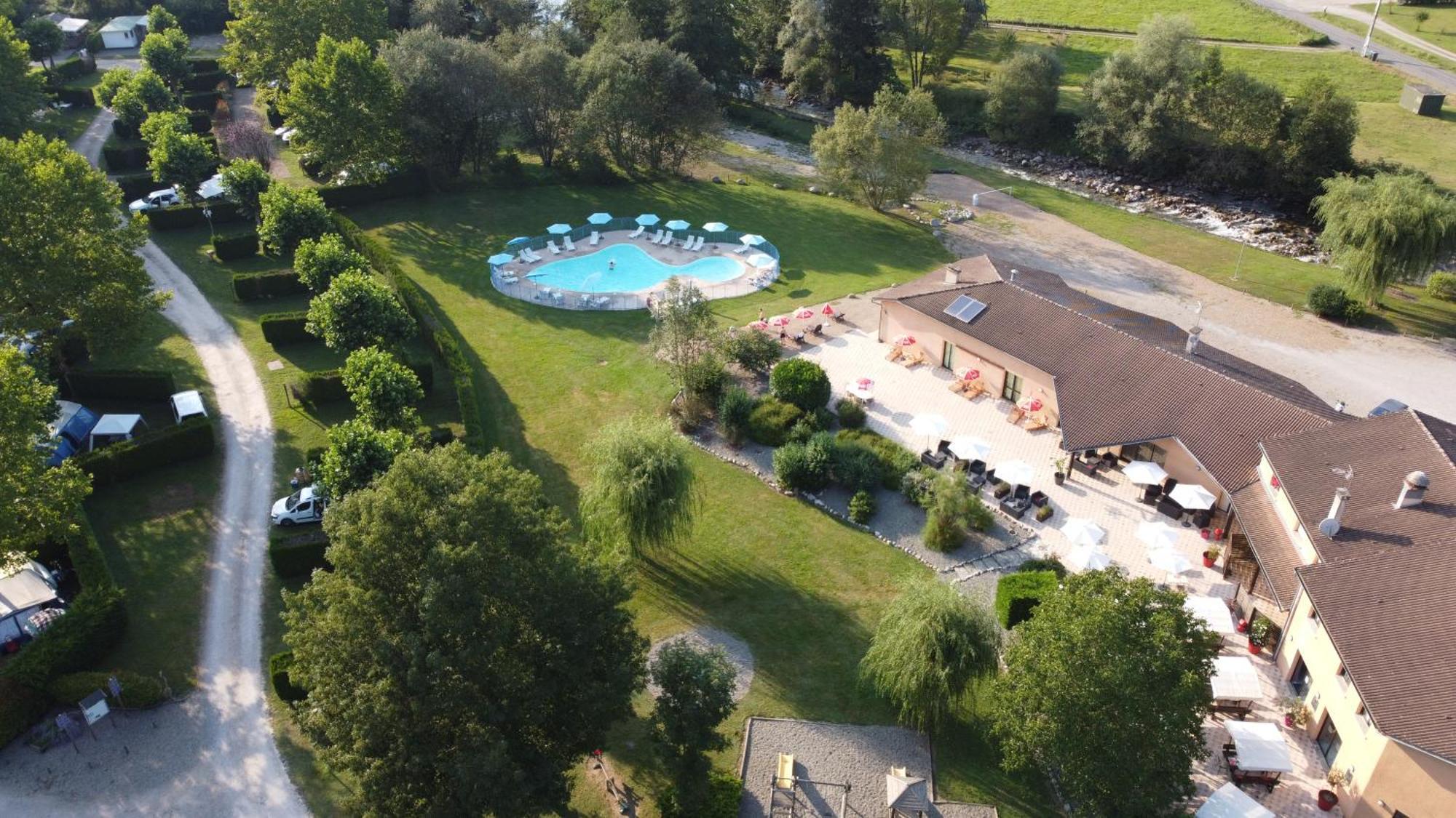 Complexe Les 4 Saisons Hotell Oust Exteriör bild